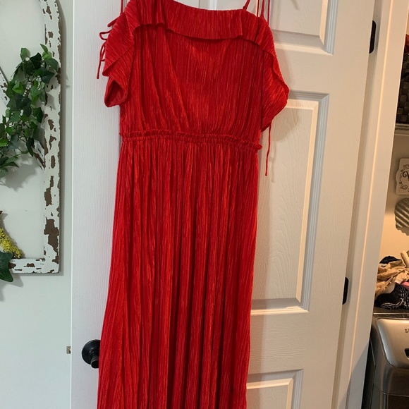 EXPRESS DRESS RED with laced shoulders - HOT! - Picture 2 of 6